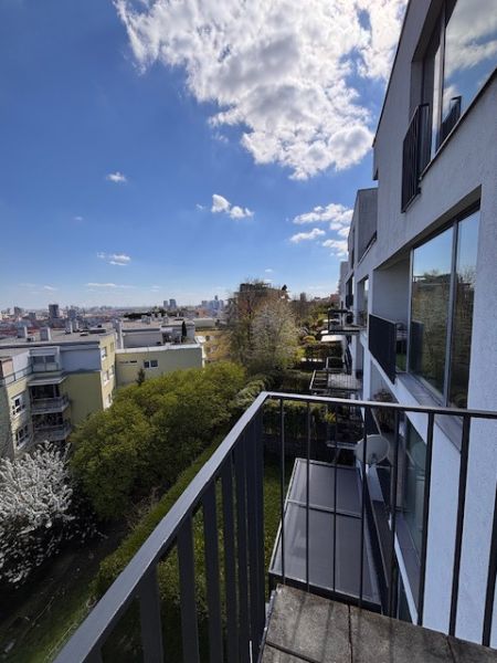 Sale Three bedroom apartment, Three bedroom apartment, Na varte, Brati