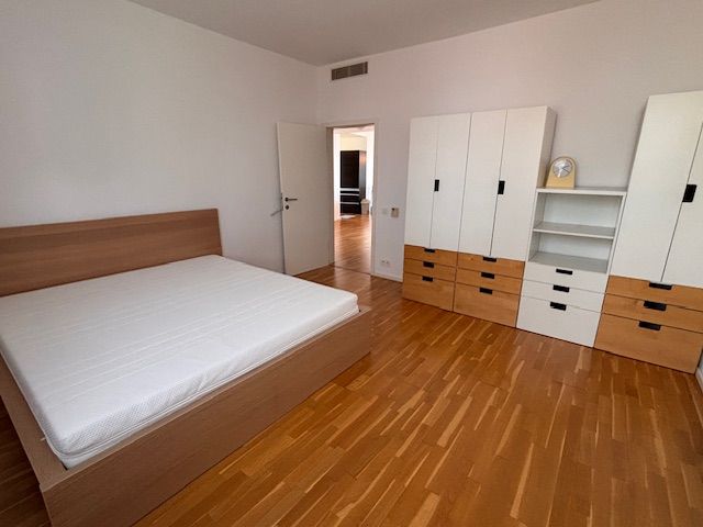 Sale Three bedroom apartment, Three bedroom apartment, Na varte, Brati