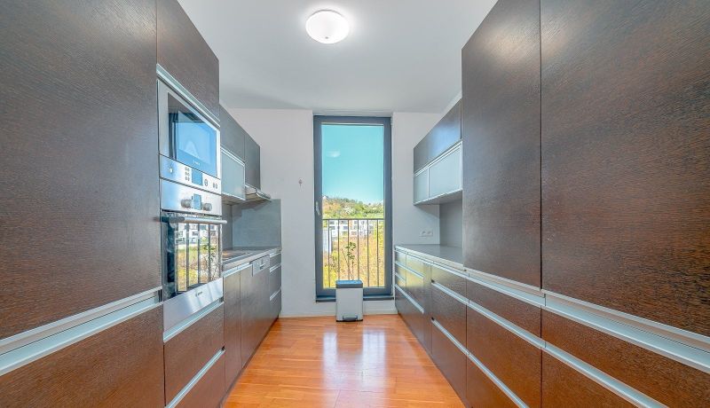 Sale Three bedroom apartment, Three bedroom apartment, Na varte, Brati
