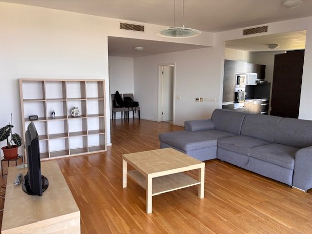 Sale Three bedroom apartment, Three bedroom apartment, Na varte, Brati